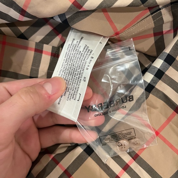 Burberry shirt - Picture 12 of 14